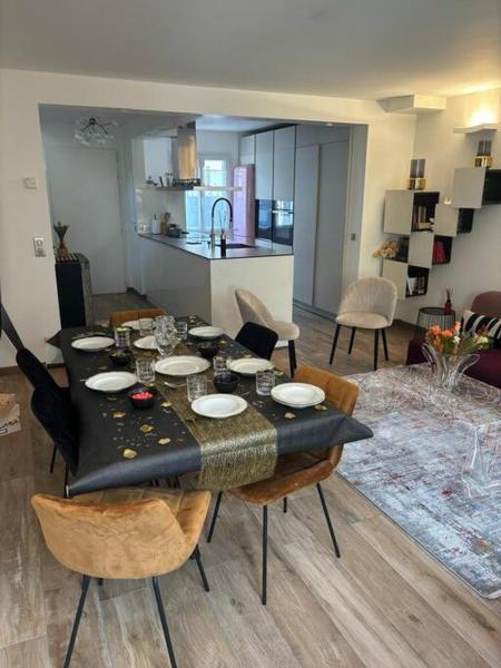 På billedet ses objektet Maison 8 voyageurs à 15mn des champs élysées beliggende i byen Les Grésillons.