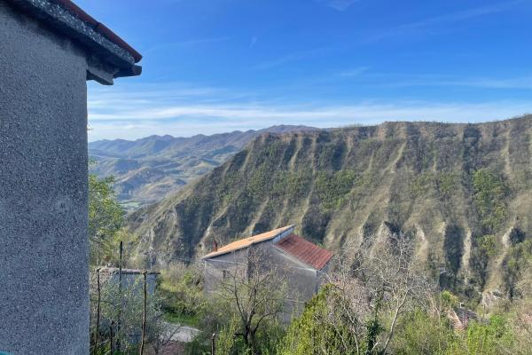 En la foto se muestra el objeto Casa Con Vista Panoramica a Cerreto di Cagli - Animali Ammessi ubicado en la ciudad de Cardella.