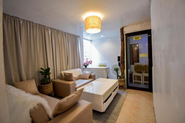 Na fotografii je vidět objekt Treasure Isle Backpackers Hostel nacházející se ve městě Boracay.