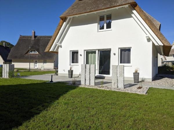 På billedet ses objektet Balthasar - Ferienhaus mit Kamin und Sauna für 6 Personen beliggende i byen Pepelow.