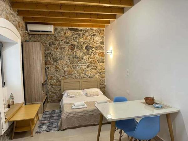 På billedet ses objektet SPITAKI beliggende i byen Kalymnos.