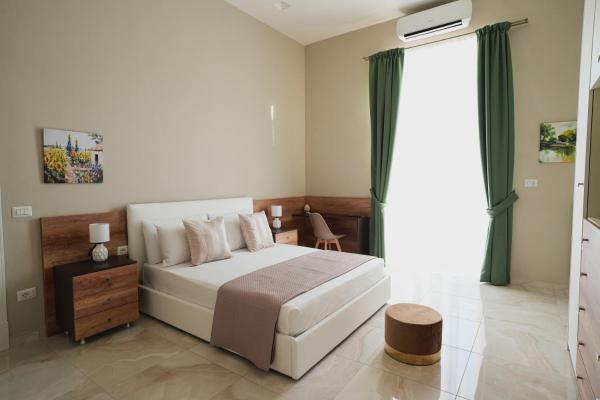 På billedet ses objektet ENJOY Napoli - Exclusive Apartment beliggende i byen Napoli.