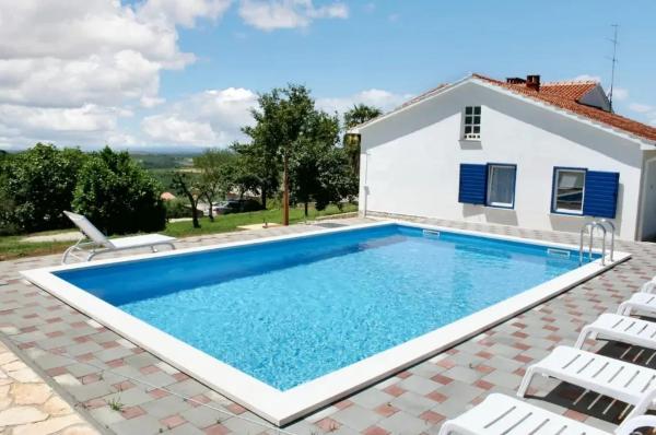 A la foto es mostra l'objecte Family villa in Buje with pool and sea view situat a la ciutat de Buje.