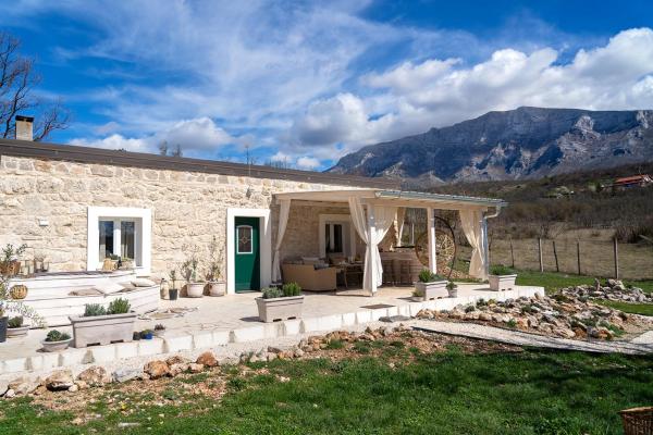 Stone House With Jacuzzi "Dinara" - Kroatië