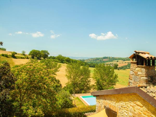 Op de foto is het object Holiday Home Tra Cielo e Terra by Interhome te zien, gelegen in de stad Frontignano.