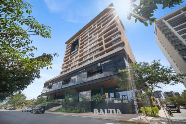 The photo shows the BALTIA Luxurious One Bedroom Ap located in the city of Mérida.