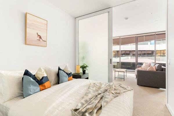 A la foto es mostra l'objecte Stylish & Modern 2BR Apt Near Victoria Market situat a la ciutat de Melbourne.