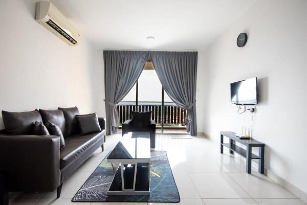 写真にはKampong Pandan市にあるComfy 3BR Apt @ KSL Daya Near IKEA Tebrau Parkingが写っています。
