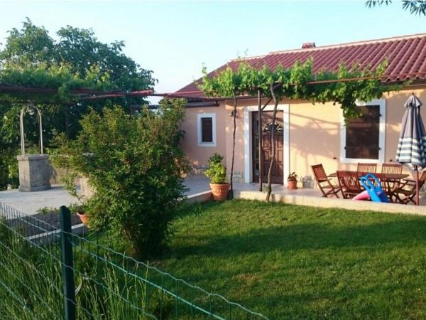 A la foto es mostra l'objecte Holiday house with a parking space Bartici, Labin - 22246 situat a la ciutat de Labin.