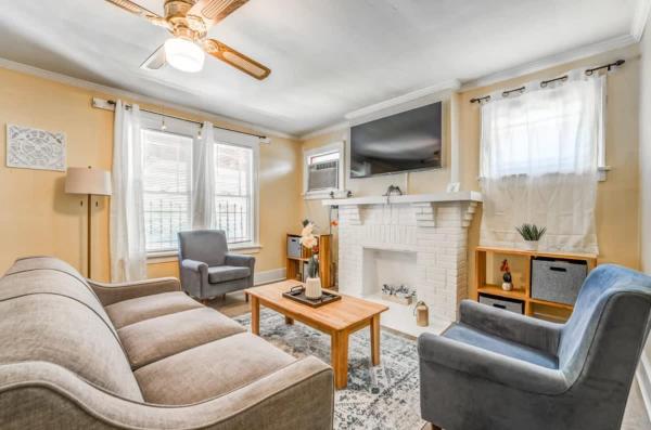 På billedet ses objektet Near Shopping & Dining- Magic in Midtown- 2 Units beliggende i byen Memphis.