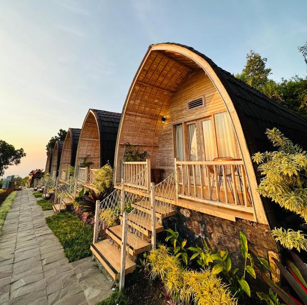 A la foto es mostra l'objecte The Blooms Villas situat a la ciutat de Bedugul.