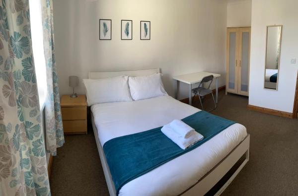 The Anglesea - 8 Bedroom with Parking photo 7