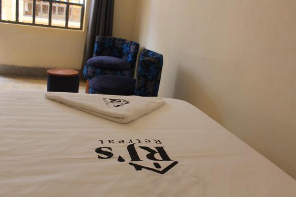 The photo shows the RJ's Retreat Migwani Town located in the city of Katheka.