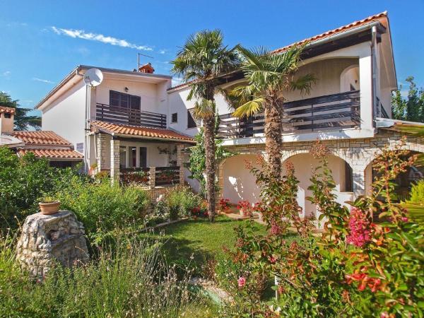 Na zdjęciu widoczny jest obiekt Ferienwohnung für 6 Personen ca 60 qm in Peroj, Istrien Istrische Riviera położony w mieście Peroj.