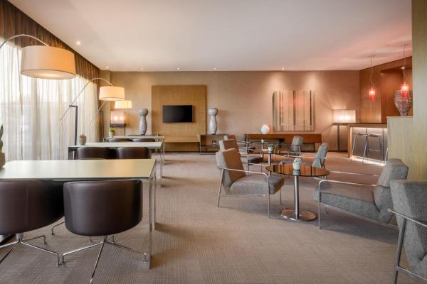 På billedet ses objektet AC Hotel Vicenza by Marriott beliggende i byen Creazzo.