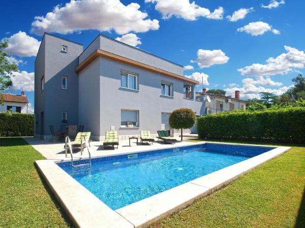 En la foto se muestra el objeto Ferienhaus mit Privatpool für 8 Personen ca 150 qm in Pula-Fondole, Istrien Istrische Riviera ubicado en la ciudad de Veli Vrh.