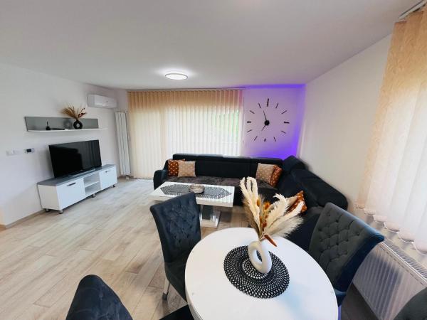 Na zdjęciu widoczny jest obiekt Happy Dreams Oasis Cazin, Modernes Apartment 60m2, WiFi & Balkon położony w mieście Mutnik.