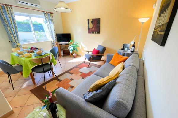 VILLA EBER - independent 1 & 2 bedroom apartments, pool, air con, fast Wi-Fi, near old town of Albufeira and beaches的照片2