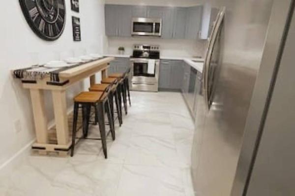 Billede 5: Brickell + Wynwood Wonderland: Spacious 6BR Home