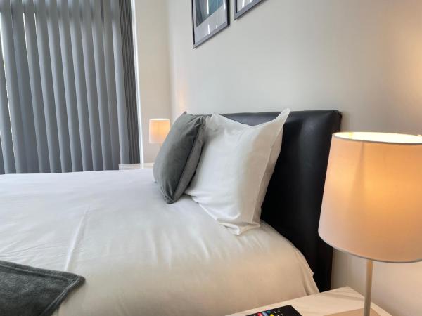 4 Bedroom 2 Bathroom Shared House - Near BHX and NEC, Birmingham
