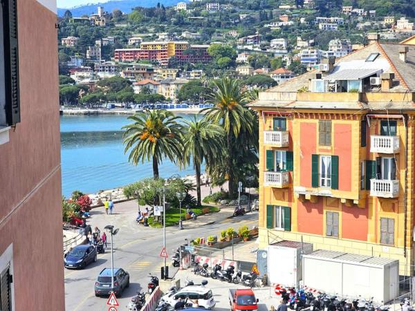 Na fotografii je vidět objekt [Best View] Balcony on the Sea nacházející se ve městě Rapallo.