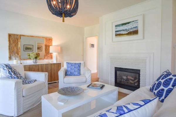 A la foto es mostra l'objecte Steps to Oyster Pond Private Dock! situat a la ciutat de Chatham.