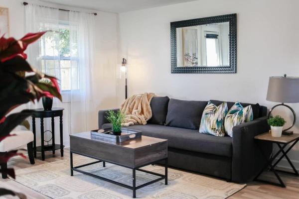 Na zdjęciu widoczny jest obiekt Sojourn Beachside Hideaway 2 BR położony w mieście Norfolk.