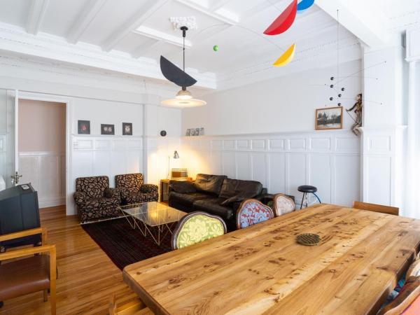 A la foto es mostra l'objecte Housingleon Gaudí Suites situat a la ciutat de Lleó.