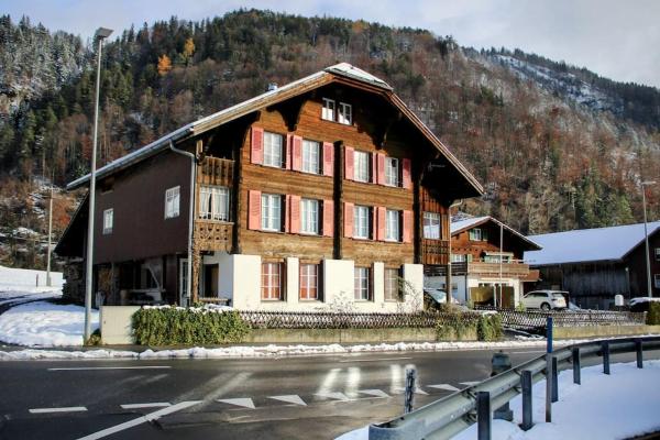 A la foto es mostra l'objecte Alpine chalet apt w/parking and porch situat a la ciutat de Ober Stafel.