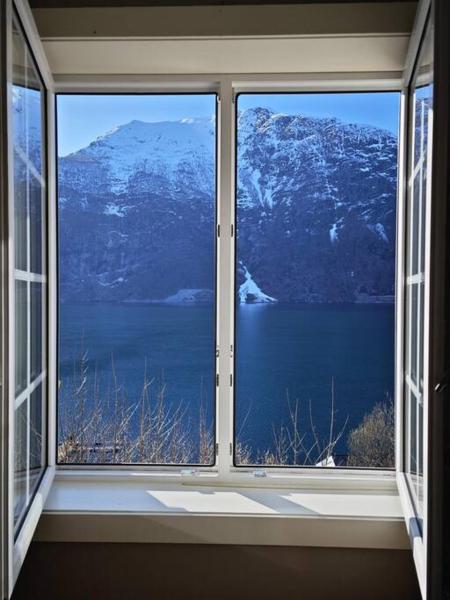 På billedet ses objektet Rekkehus Tyssedal Trolltunga beliggende i byen Tveit.