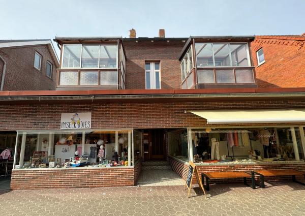 Na zdjęciu widoczny jest obiekt Haus Eldert Teerling położony w mieście Borkum.
