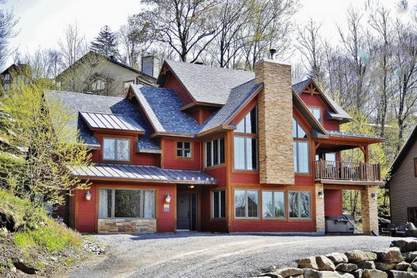På bildet vises objektet Chalet 01 Chemin Blanc by Les Chalets Alpins som ligger i byen Stoneham.