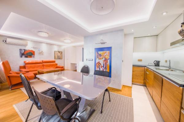 Na zdjęciu widoczny jest obiekt Signature Suite - 1 Bedroom położony w mieście Sofia.