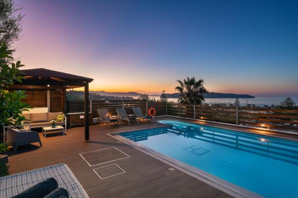 A la foto es mostra l'objecte Seaview Garden Villa - Heated Pool & Sauna situat a la ciutat de Stalós.