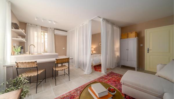 A la foto es mostra l'objecte Montalbano Gem - Heritage Studio With Airy Vibes situat a la ciutat de Rovinj.