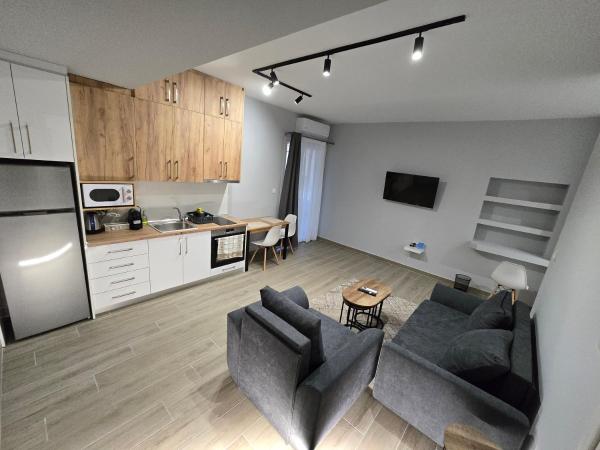 GREKO HOME WITH FREE PRIVATE PARKINg, Saloniki