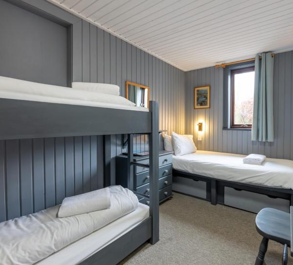 A la foto es mostra l'objecte Insh Hall Rooms at Loch Insh situat a la ciutat de Feshiebridge.