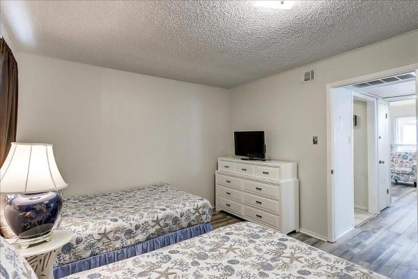 Foto 4: Pompano (Mustang Isle #20)