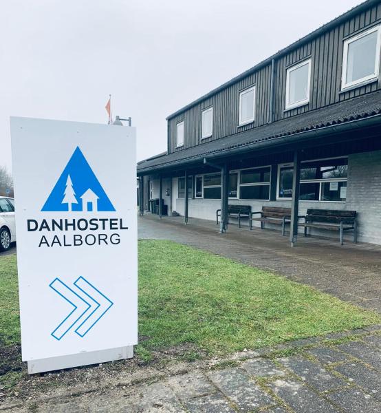 The photo shows the Danhostel Aalborg located in the city of Vadum.