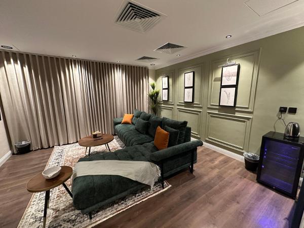A la foto es mostra l'objecte Elegant Cozy 1 BDR APARTMENT in city centre Olaya situat a la ciutat de Riad.