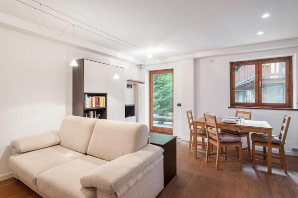 Nella foto è visibile l'oggetto [10 min. da Courmayeur] Elegante Appartamento situato nella città di Pré-Saint-Didier.