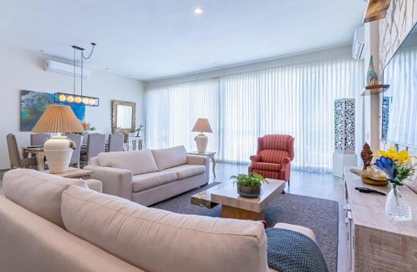 Palacio Blanco Luxury Villa 1
