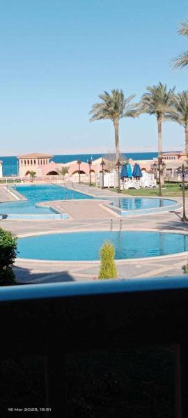 Auf dem Foto ist das Objekt بورتو South Beach ELSOKHNA For family in der Stadt Al Adabīyah zu sehen.