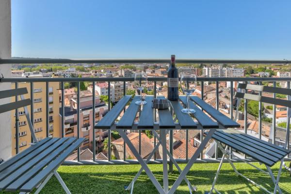 Foto 6: Sunset Duplex - Grand-Rond, Jardin des plantes, centre-ville, 2 BDRs 60m2, AC, Netflix - T3 60m2 avec clim