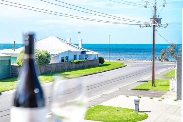 5 Tabernacle Rd Encounter Bay- No Linen Included - Victor Harbor