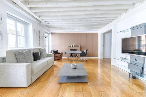 Marais Historical Center Charming Apartment 1BR, Paris