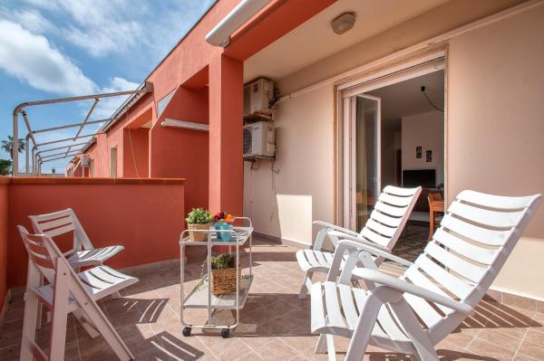 写真にはアルゲーロ市にあるAlghero Seaside Serenity Flat with Terrace!が写っています。