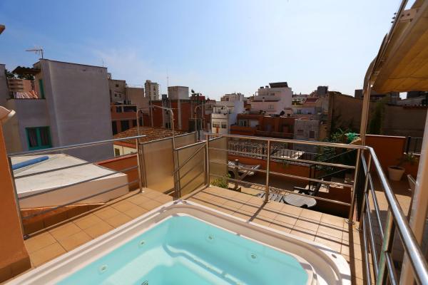 Nella foto è visibile l'oggetto Royal Inn Aparthotel situato nella città di Lloret de Mar.