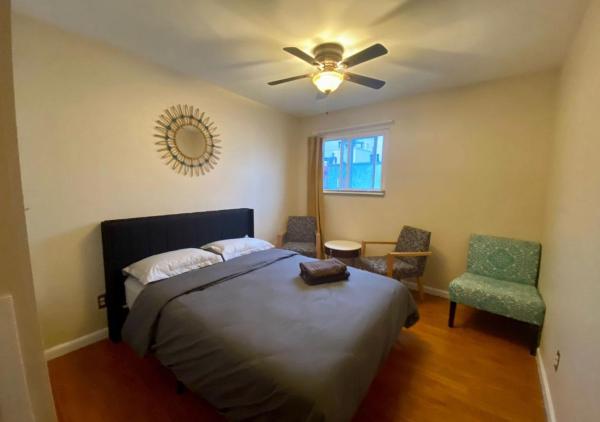照片显示了位于Philadelphia市的Historic Townhouse Oasis with En-suite Bathroom物件。