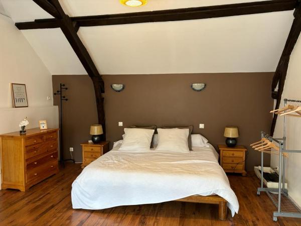 A la foto es mostra l'objecte Gîte dans ferme rénovée 4-5 personnes situat a la ciutat de Aubarède.